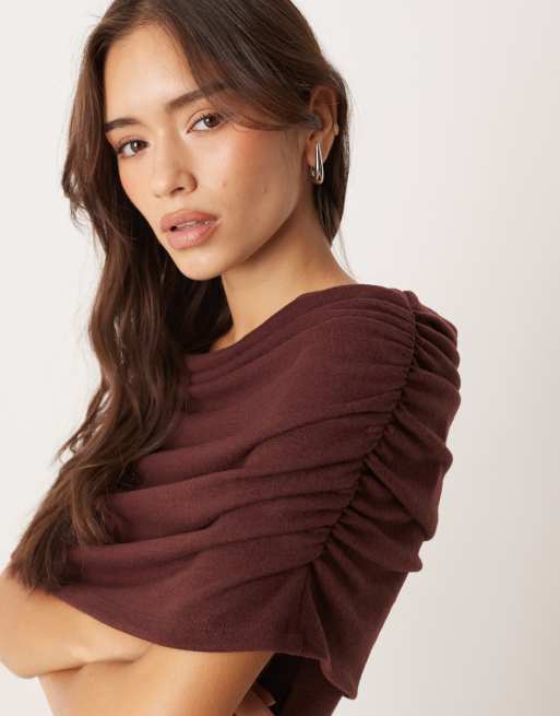 Vestido corto marrón chocolate con detalle de capa superpuesta de ASOS DESIGN, 2 de 4