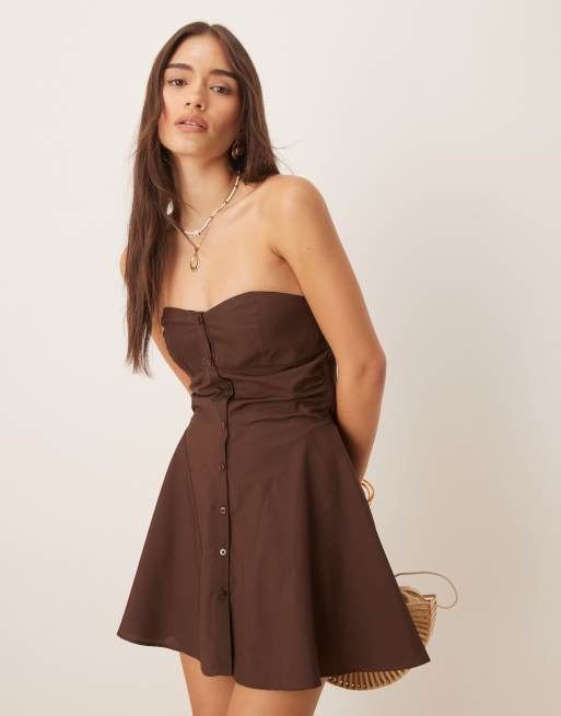 Vestido corto marrón chocolate con escote palabra de honor y panel fruncido de ASOS DESIGN, 3 de 4