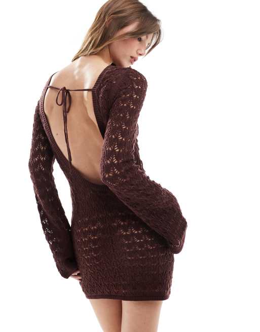 Vestido corto marrón chocolate de manga larga con espalda escotada de croché de Miss Selfridge, 3 de 4