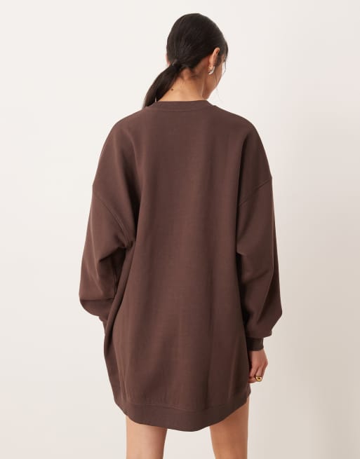 Vestido corto marrón chocolate estilo sudadera con bajo asimétrico Circular Design de ASOS DESIGN, 4 de 4