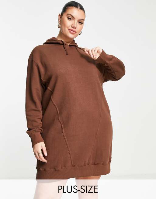 Vestido corto marrón chocolate estilo sudadera con capucha y detalle de paneles Floyd de Threadbare Plus