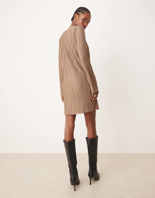 Vestido corto marrón claro plisado con mangas acampanadas de JDY Tall, 3 de 4