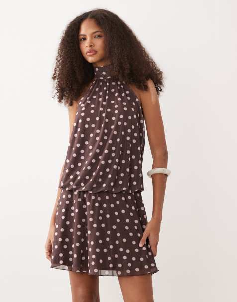Vestido corto marrón con estampado de lunares y cuello halter de malla de New Look - view 1
