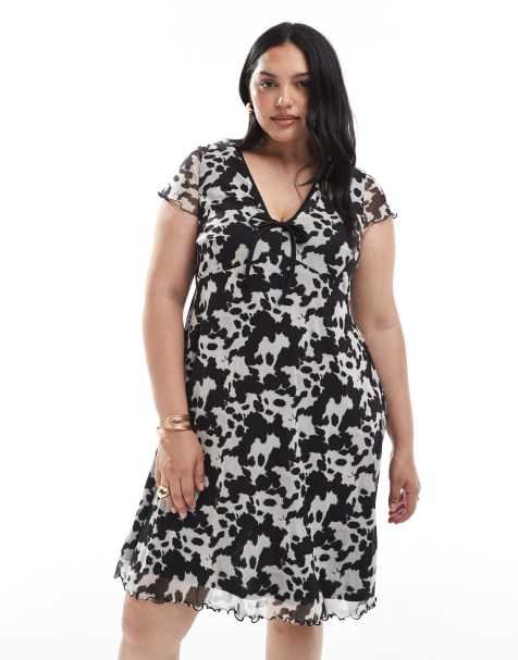 Vestido corto marrón con estampado de vaca de malla de New Look Curve - view 1