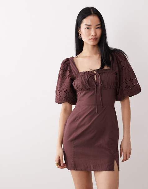 Vestido corto marrón de manga corta con bordado inglés de Wednesday's Girl - view 1