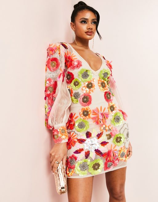 Vestido corto multicolor con cuello de pico y dise o adornado de flores de tejido transparente de ASOS Luxe