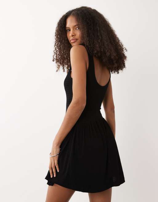 Vestido corto negro abotonado de tejido efecto rugoso de ASOS DESIGN, 4 de 4