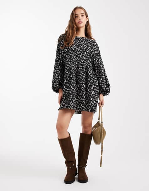 Vestido corto negro amplio de manga larga con estampado de florecitas de Daisy Street - view 1