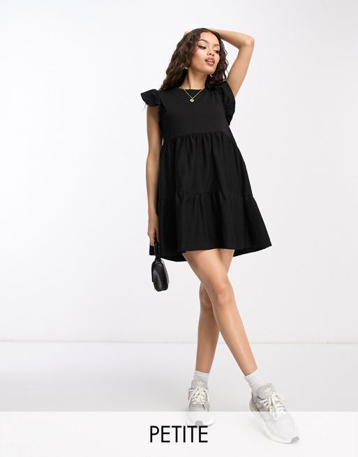 Vestido corto negro amplio escalonado de River Island Petite