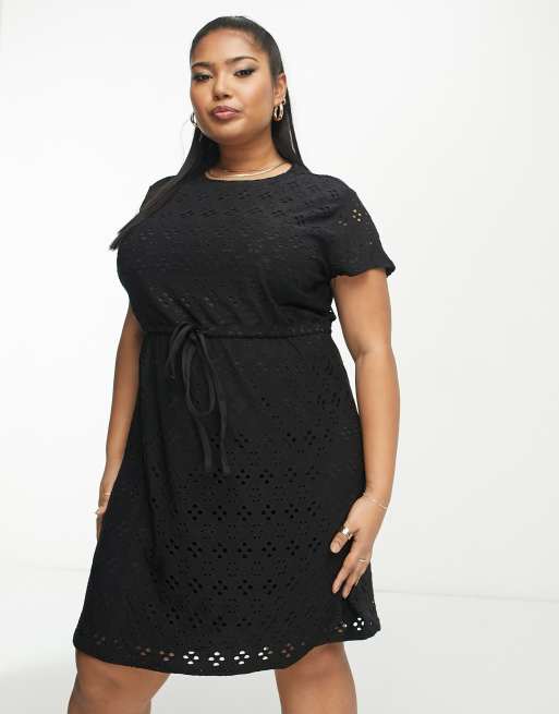 Vestido corto negro con cordón ajustable en la cintura de Only Curve