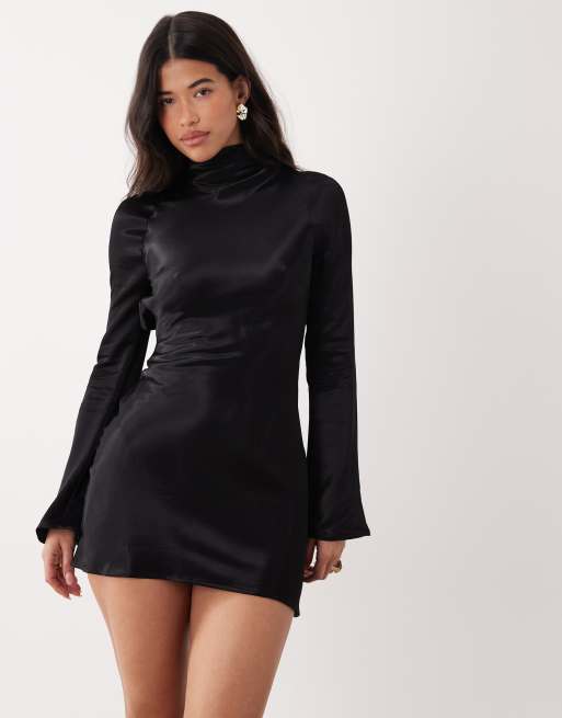 Vestido corto negro con cuello alto de satén de ASOS DESIGN, 4 de 4