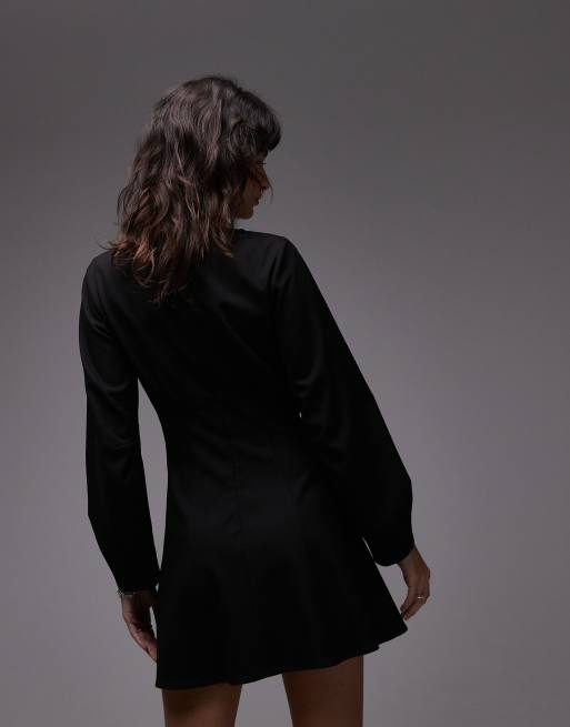 Vestido corto negro con cuello barco y cintura ceñida de ASOS DESIGN, 3 de 4