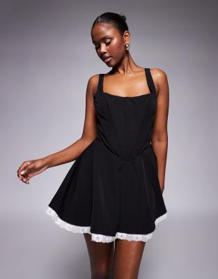 Vestido corto negro con diseño de estilo corsé y escote cuadrado de encaje de Jaded Rose - view 1