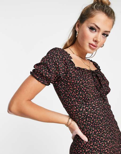 Vestido corto negro con escote corazón y estampado de florecitas de New Look, 3 de 4