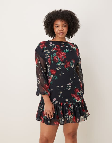 Vestido corto negro con estampado floral rojo, cuello barco y falda de godets de chifón de ASOS DESIGN Curve - view 1