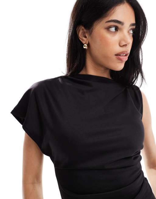 Vestido corto negro con mangas asimétricas y cuello subido de ASOS DESIGN, 3 de 4