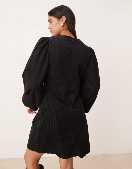 Vestido corto negro con mangas globo de pana Peggy de Nobody's Child, 4 de 4