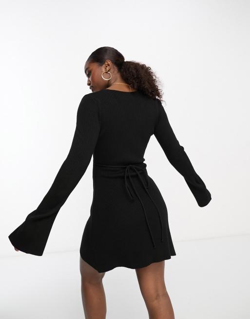 Vestido corto negro cruzado de corte evasé de punto de ASOS DESIGN, 4 de 4