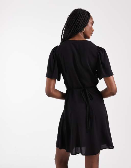 Vestido corto negro de corte skater con botones de Vero Moda Tall, 4 de 4