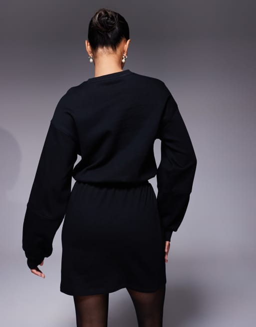 Vestido corto negro de estilo sudadera con cordón ajustable en la