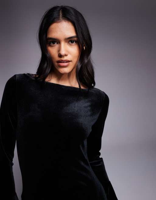 Vestido corto negro de manga larga acampanada de terciopelo de ASOS DESIGN, 4 de 4