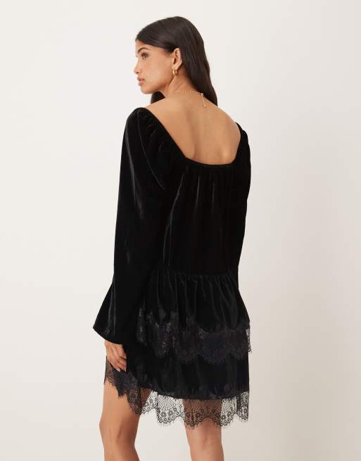 Vestido corto negro de manga larga con escote corazón de terciopelo de ASOS DESIGN, 2 de 4