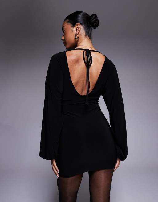 Vestido corto negro de manga larga con espalda al aire con lazada de ASOS DESIGN, 2 de 4