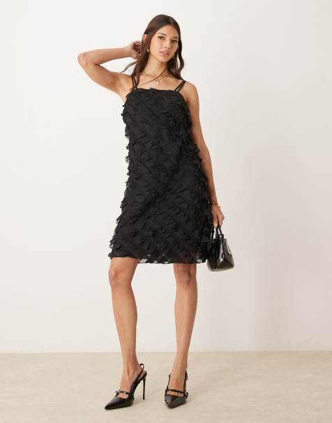 Vestido corto negro de tirantes con detalle de volante de YAS - view 1