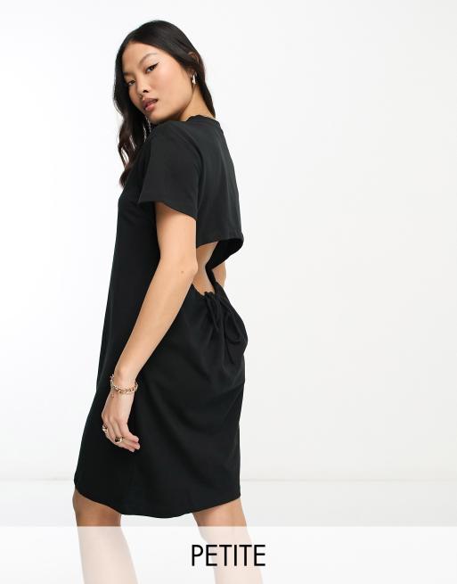 Vestido corto negro estilo camiseta con abertura en la espalda de Vero Moda Petite