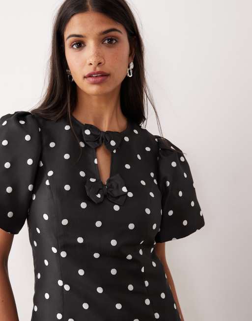 Vestido corto negro estructurado con estampado de lunares blancos y mangas abullonadas de YAS , 3 de 4