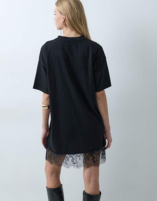 Vestido corto negro extragrande con ribete de encaje en el bajo de ASOS DESIGN, 5 de 5
