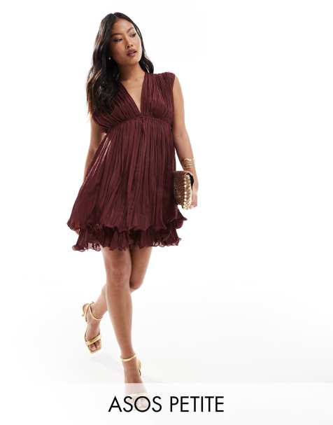 Vestido corto rojo cereza escalonado y plisado de corte skater de ASOS DESIGN Petite - view 1