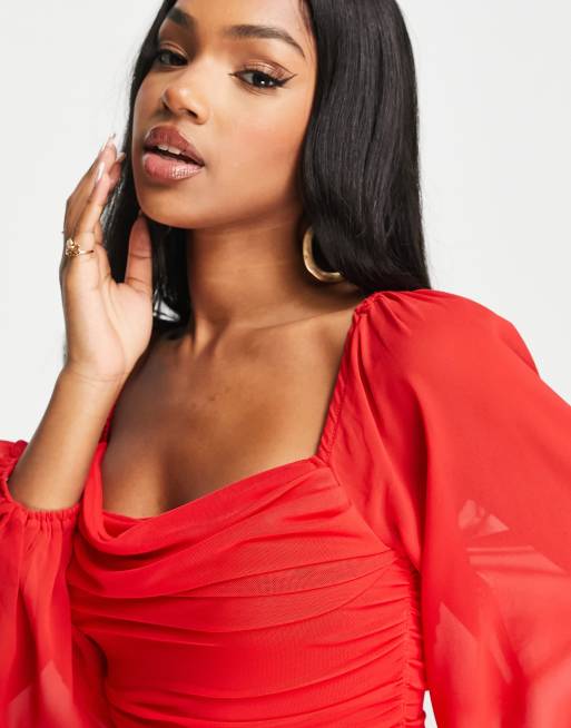 Vestido corto rojo cereza fruncido de manga larga de Love Triangle | ASOS