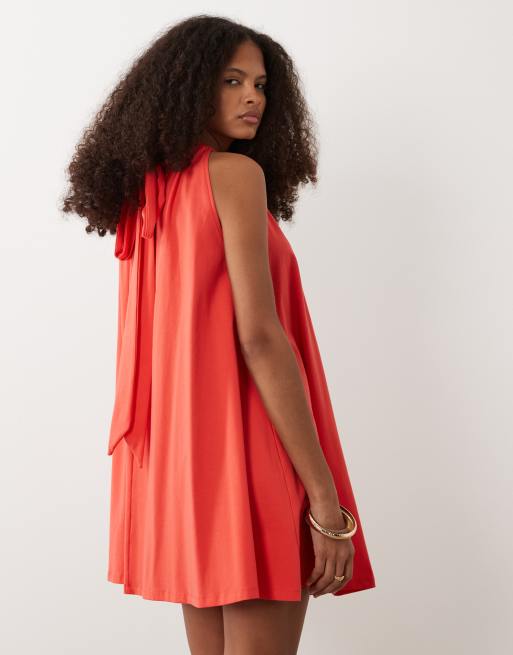 Vestido corto rojo con detalle de lazada en la espalda de ASOS DESIGN, 4 de 4