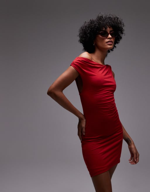 Vestido corto rojo con detalle retorcido asimétrico de Topshop