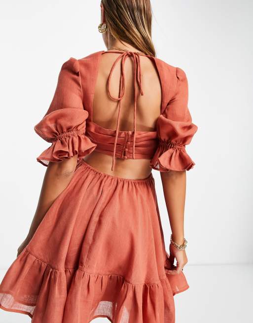 Vestido corto rojo con lazada delantera y acabado texturizado de gasa de ASOS DESIGN, 2 de 4