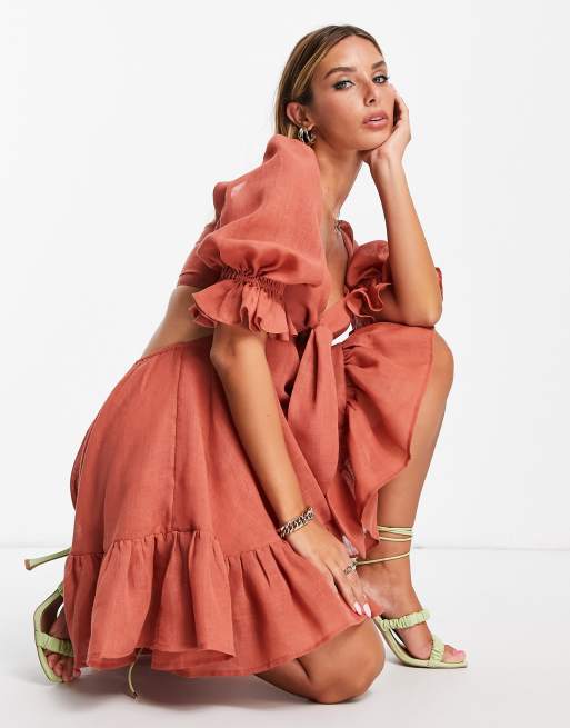 Vestido corto rojo con lazada delantera y acabado texturizado de gasa de ASOS DESIGN, 4 de 4