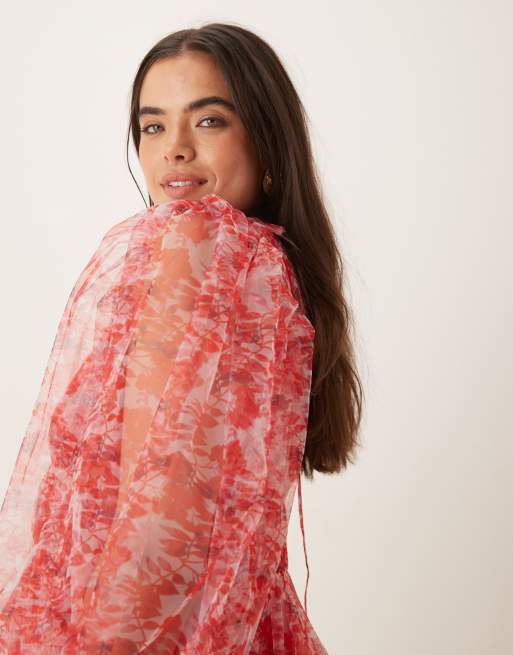 Vestido corto rojo con mangas globo y estampado floral de organza de Lace & Beads Plus, 2 de 4