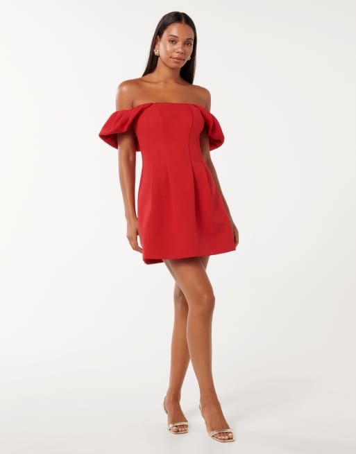Vestido corto rojo estructurado con escote Bardot de Forever New, 2 de 4