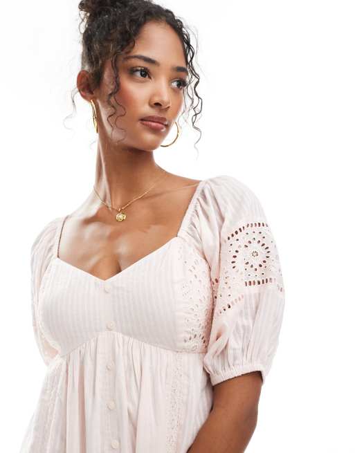 Vestido corto rosa abotonado con bordados de New Look, 2 de 4