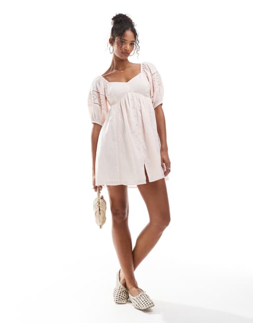Vestido corto rosa abotonado con bordados de New Look, 3 de 4