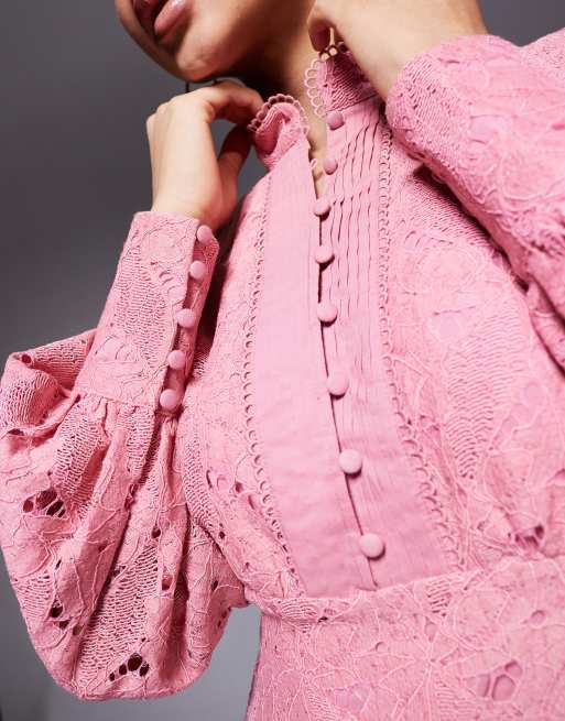 Vestido corto rosa con cuello alto y detalle de botones de Bardot, 3 de 4