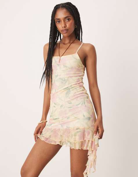 Vestido corto rosa con cuello desbocado, volante en el bajo y estampado de florecitas de malla de ASOS DESIGN - view 1