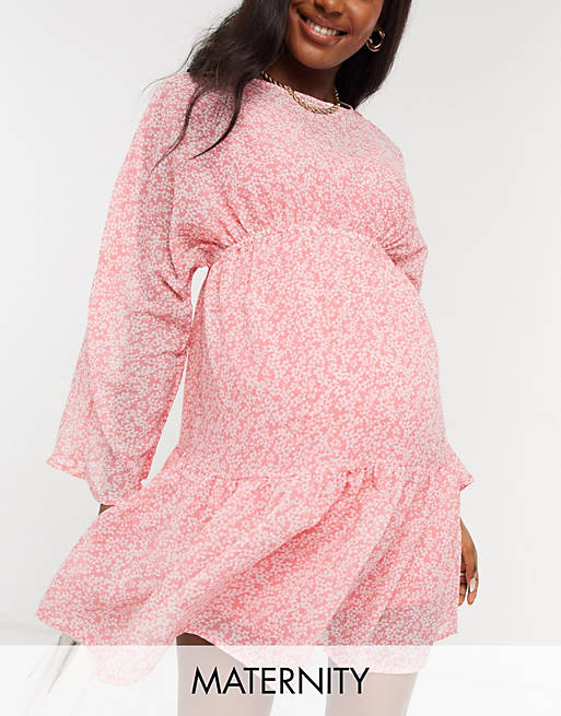 Vestido corto rosa con estampado floral y mangas fruncidas de Influence Maternity