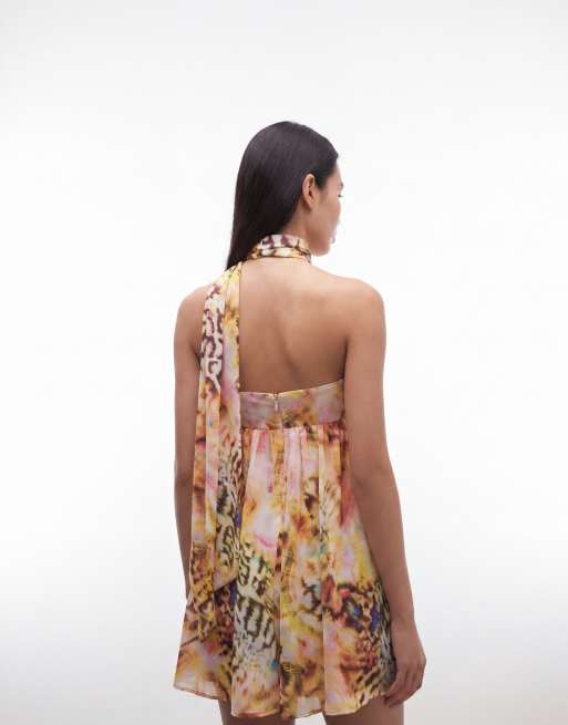Vestido corto rosa con estampado multicolor, escote palabra de honor y detalle de fular extraíble Whyte de AFRM, 4 de 4