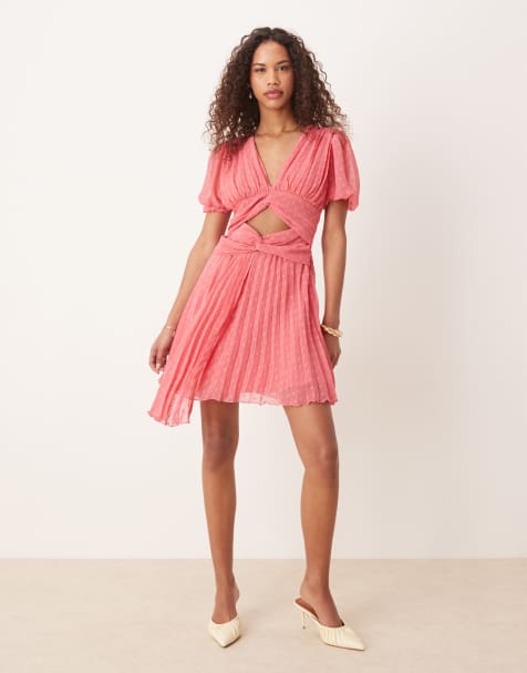 Vestido corto rosa coral plisado con cuello de pico y detalle retorcido doble en la parte delantera de ASOS DESIGN - view 1