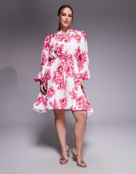 Vestido corto rosa de corte skater con estampado floral, botones y detalle de lazada de Forever New Curve - view 1