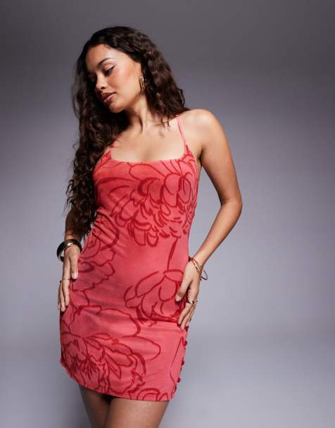 Vestido corto rosa de tirantes con estampado floral, escote cuadrado y detalle de botones en contraste de malla de ASOS DESIGN Petite - view 1