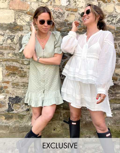 Vestido corto transparente con falda a capas de Labelrail x Collyer Twins