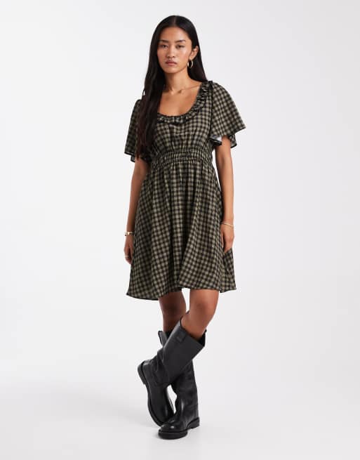 Vestido corto verde a cuadros con cuello ancho de New Look, 3 de 4